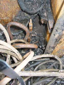 Figure 1: Hydraulic lines in high lift work location.