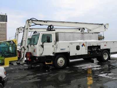 Deicing truck