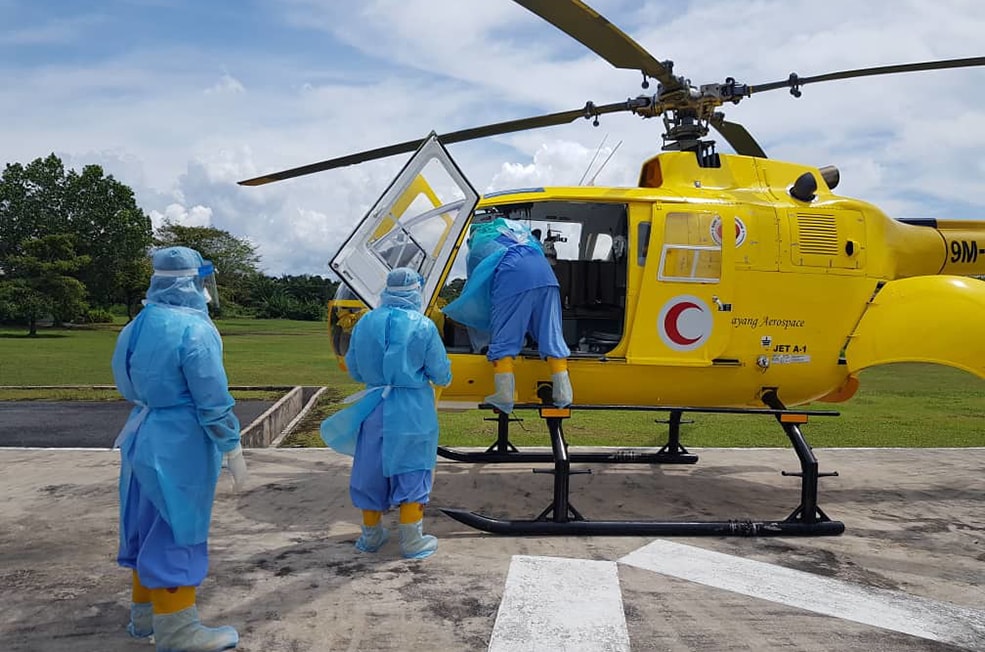 A Malaysian Epidemic Intelligence Program (EIP) trainee helped plan and manage the transfer of a patient under investigation for COVID-19 from a rural area (Mulu) to the Miri Hospital. Photo: Malaysia EIP
