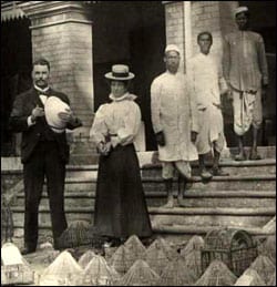 Photograph of Sir Ronald Ross, Mrs. Ross, Mahomed Bux and laboratory assistants at the laboratory in Calcutta.