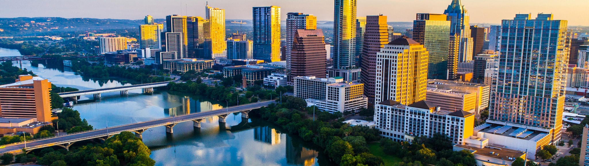 Cityscape of Austin, TX at sunset