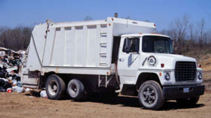Photo 1. Garbage truck.