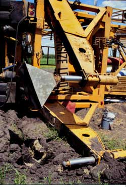 Photo 3 -- Close-up of rear outriggers.