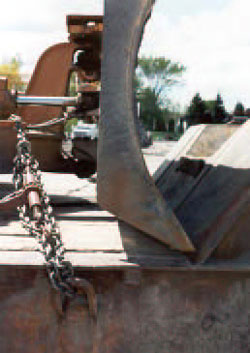 Figure 14. Proper attachment to “D” ring