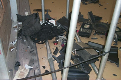 Telescoping lift basket that fell with the two workers and a speaker inside.