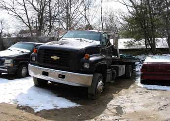 Figure 2. Flatbed tow truck involved in the incident.