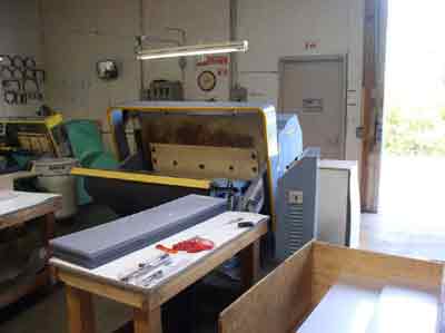 molding press in open position