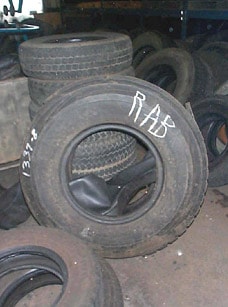 Photo 1.  Tire similar in size and appearance.