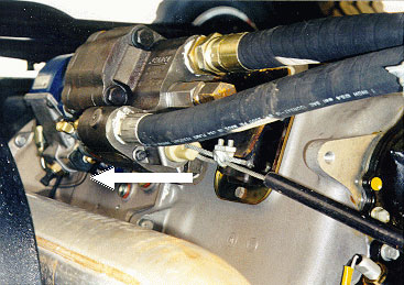 photo shows section of pull-off cable which runs from the pneumatically controlled hydraulic valve