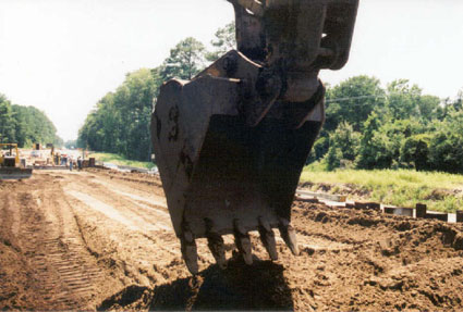 Excavator bucket and bucket teeth