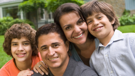 Foto de una familia hispana