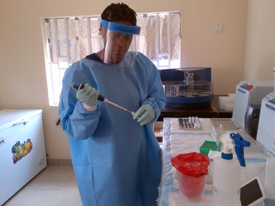 Team 5 member Aridth Gibbons in the Bo lab, Sierra Leone.