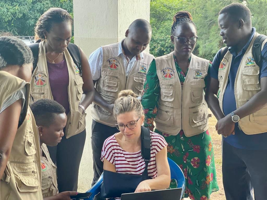 FETP Resident Advisor showing FETP fellows how to connect Ebola cases using transmission tree