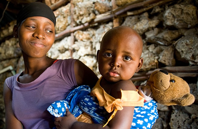 A mother and child in Kenya, where partnerships help improve antenatal care. Photo: David Snyder, CDC Foundation.