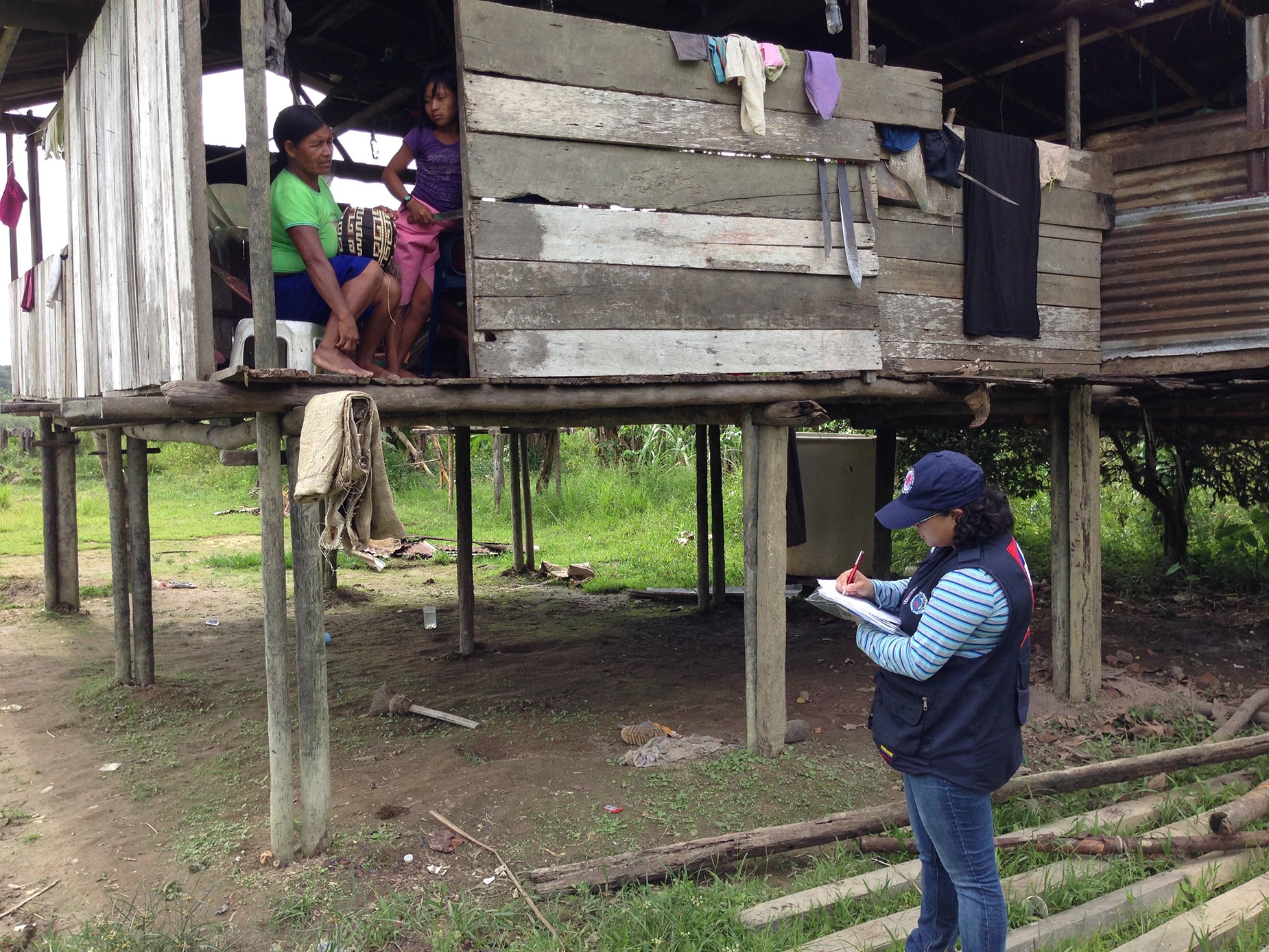 Field investigators screen indigenous communities in rural Colombia for Zika virus and other health concerns. Photo: Diana Marcela Walteros Acero, Colombia FETP and TEPHINET