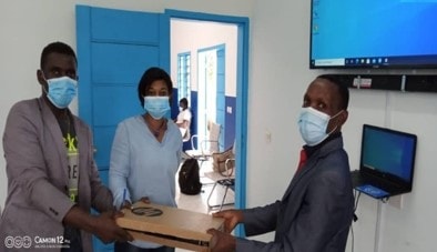 Project supervisors deliver equipment to trainees selected for host training in 10 health districts.