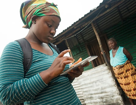 Contact tracing using tablet in Monrovia. Photo: David Snyder, CDC Foundation