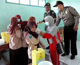 Response to diphtheria outbreak in Bondowoso District - East Java, Indonesia, June 2011. (Photo by Friskila Damaris Silitonga)