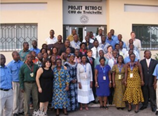 CDC/Retro-CI staff during a visit from U.S. Global AIDS Coordinator, Ambassador Mark Dybul, 2007