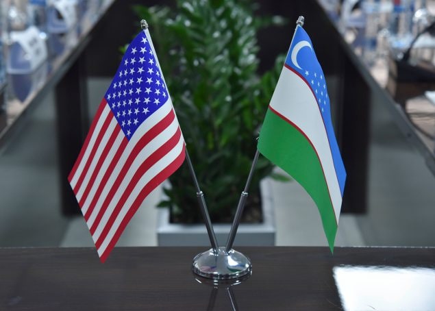 Flags of United States and Uzbekistan