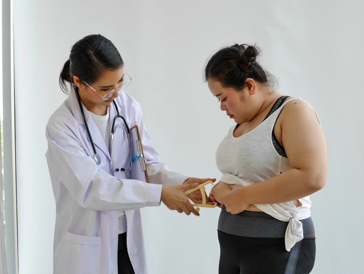School nurse works with teen on achieving a healthy weight.