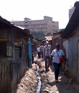 Kenya FELTP residents and CDC staff assisting in cholera response efforts in informal settlements in Nairobi, Kenya
