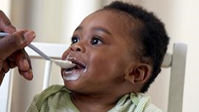 When, What, and How to Introduce Solid Foods | Infant and Toddler ...