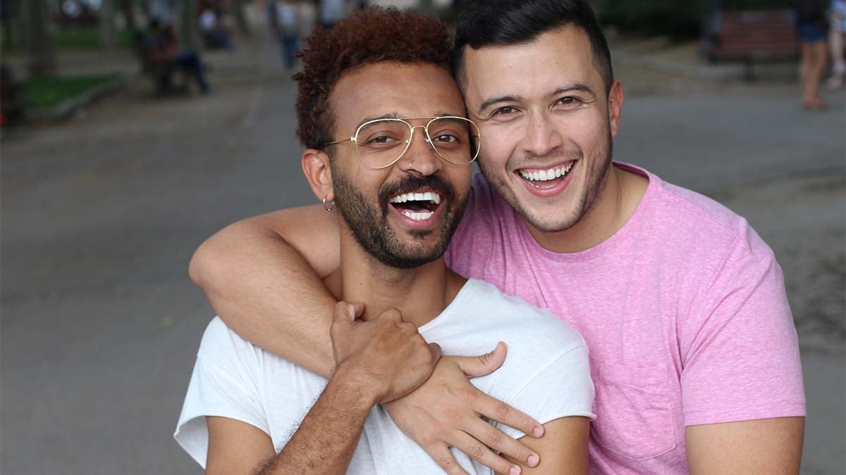 Réponse de la santé publique aux grappes de transmission rapide du VIH parmi les homosexuels hispaniques ou latinos, les bisexuels et les autres hommes ayant des rapports sexuels avec des hommes – Metropolitan Atlanta, Géorgie, 2021-2022