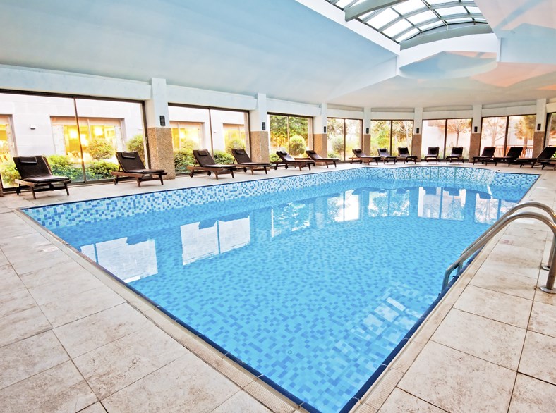 An indoor swimmimg pool.