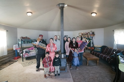 Navajo family, Chinle, Arizona, 2019. Photograph by Kiliii Yuran