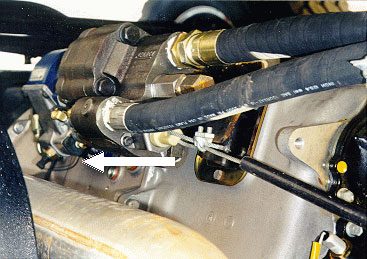 photo shows section      of pull-off cable which runs from the pneumatically controlled hydraulic valve