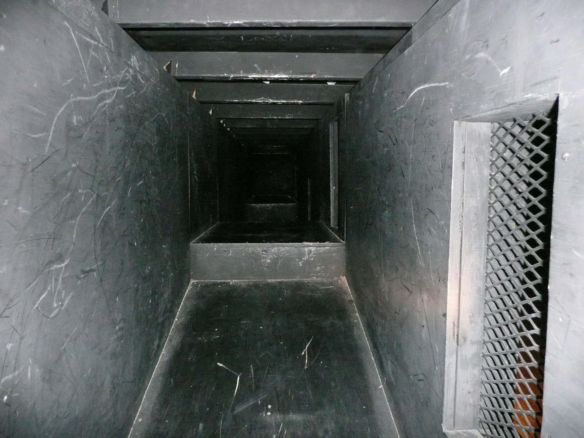 Inside the practical drill maze; decline slope
