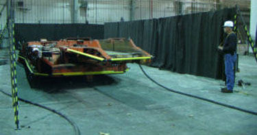 proximitytopic Los investigadores evalúan el sistema de detección de proximidad inteligente instalado en una máquina de minería continua en un ambiente minero simulado.